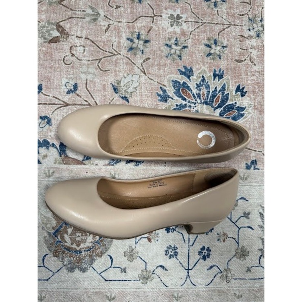 Professional Journee Collection Low Heel Pump Womens 8.5 Beige